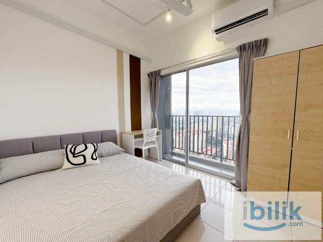 Room for Rent Near LRT