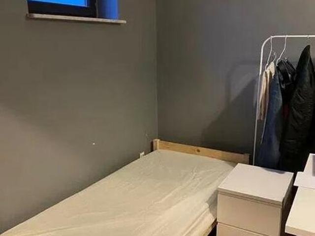 Room for rent Now