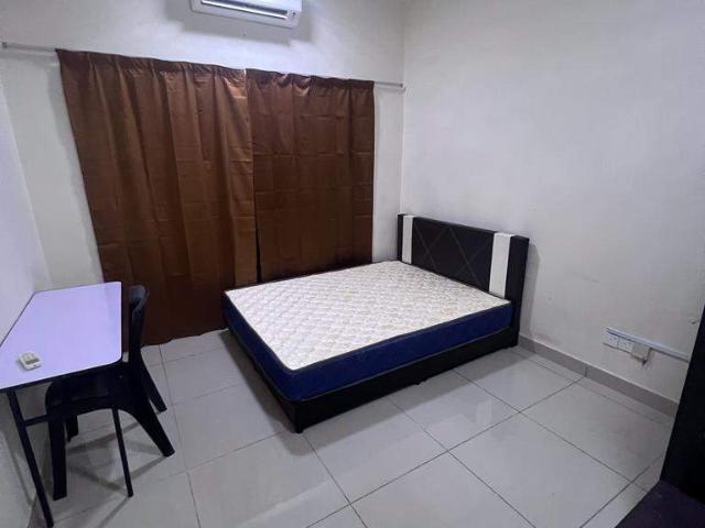 Room for Rent @ OUG Parklane | Near LRT Muhibbah Station