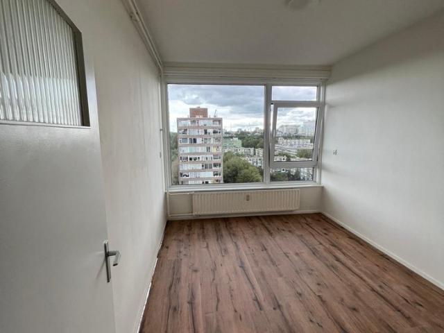 Room for Rent Overtoomse Veld WOMAN ONLY