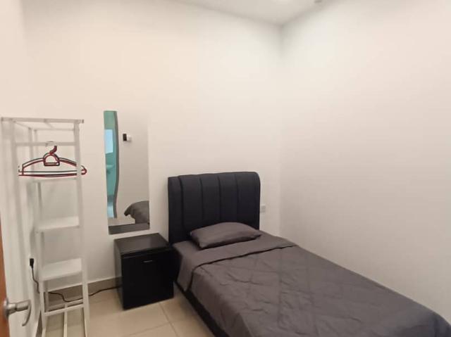 Room for rent at M Condominium @ Larkin