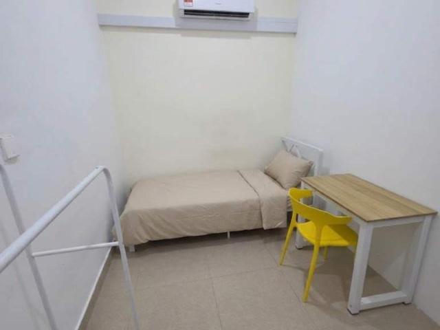 Room For Rent At Jalan Tempua PuchongLow Deposit5 Mins To IOI Puchong LRT ️7 Mins To IOI Mall