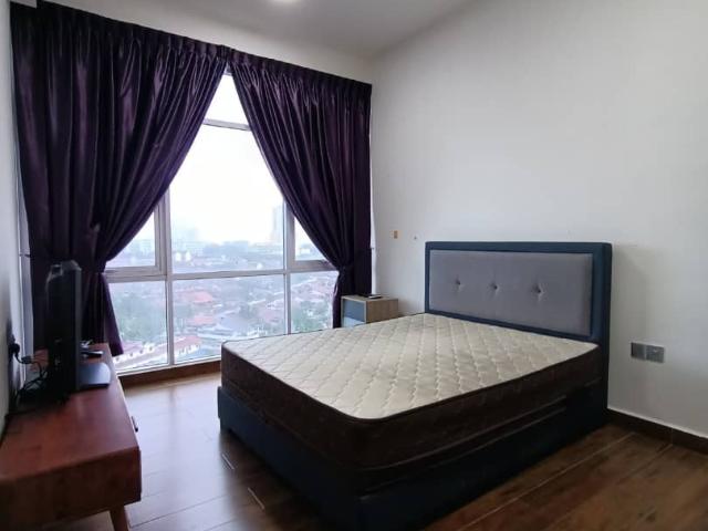 Room for rent at Paragon Suite @ near CIQ JB
