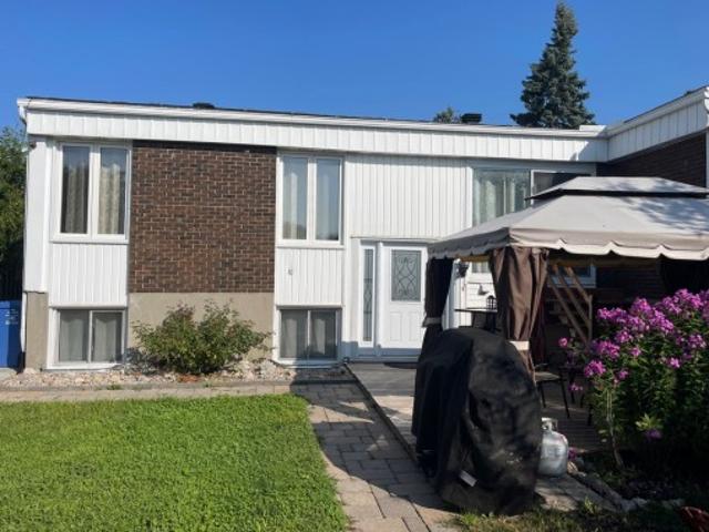 Room for rent. Two Story Home with Beautiful front garden