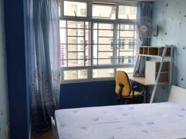 Room For Rent Hougang