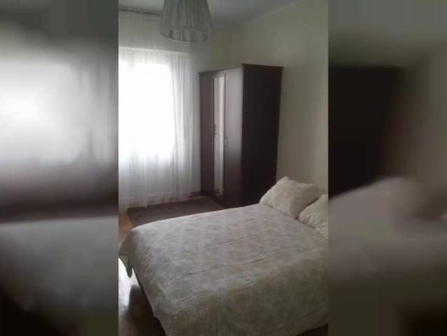 Room for rent in a 3 bedroom apartment in Pamplona
