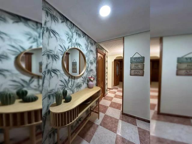 Room for rent in a 3 bedroom apartment Room A