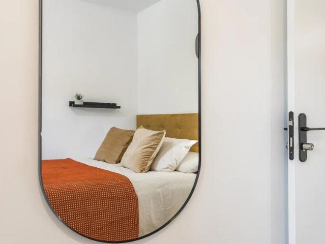 Room for rent in a 4 bedroom apartment in Sant Cugat del Vallès