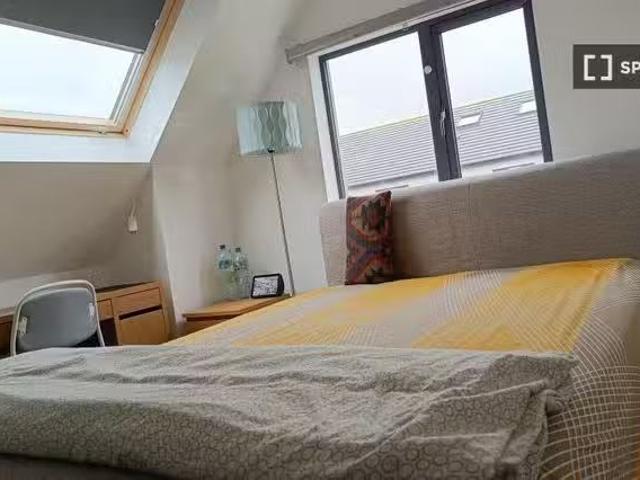 Room for rent in a 4 bedroom house in Killinardan, Dublin