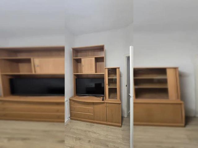 Room for rent in a 4 bedroom shared apartment in La Malva Rosa, only for workers and undergraduate or postgraduate students