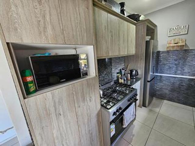 room for rent in fully furnished 4 b.
