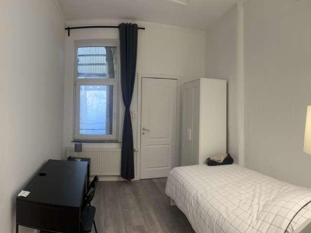Room for rent in fully renovated complex in Brussels