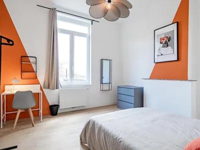 Room for rent in La Louvière, Henegouwen