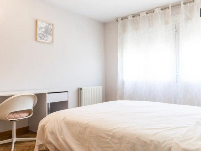 Room for rent in shared 3 bedroom apartment in Madrid