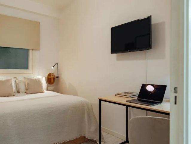 Room for rent in shared apartment in Barcelona