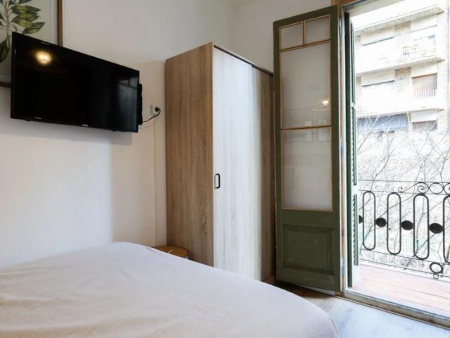 Room for rent in shared apartment in Barcelona