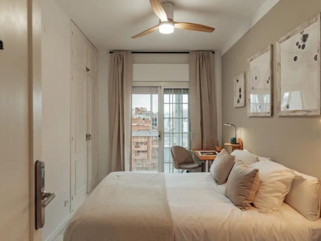 Room for rent in shared apartment in Barcelona