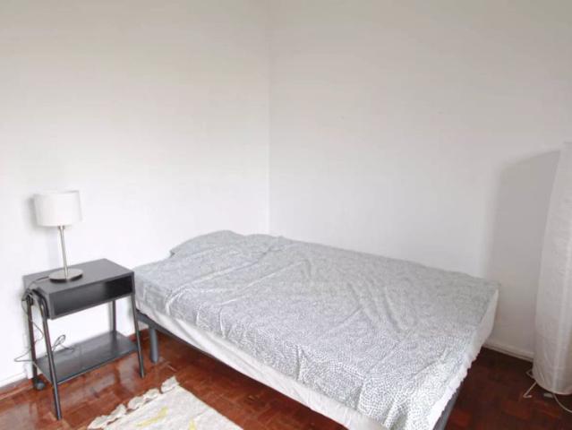Room for rent in shared apartment in Barcelona