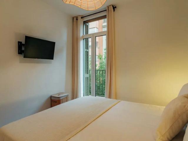 Room for rent in shared apartment in Barcelona