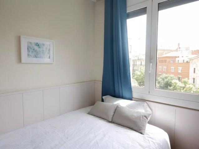 Room for rent in shared apartment in Barcelona