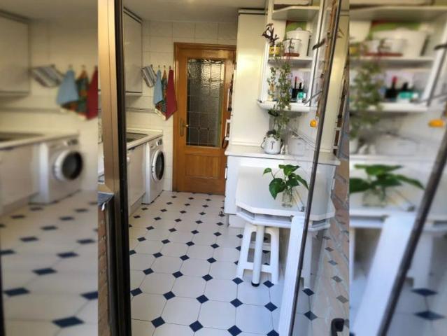 Room for rent in shared apartment in Madrid