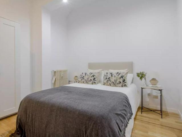 Room for rent in shared apartment in Madrid