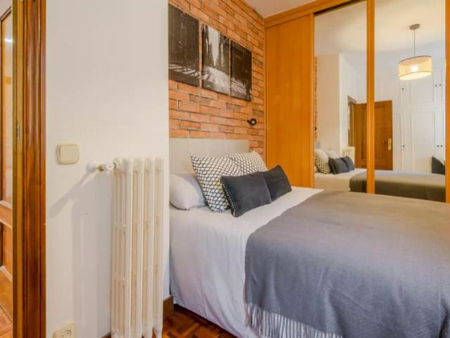 Room for rent in shared apartment in Madrid
