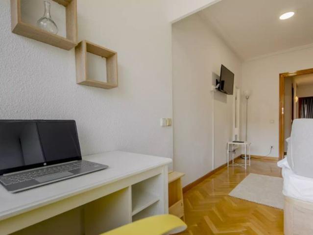 Room for rent in shared apartment in Madrid