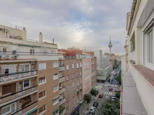 Room for rent in shared apartment in Madrid