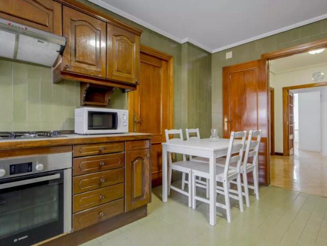 Room for rent in shared apartment in Madrid