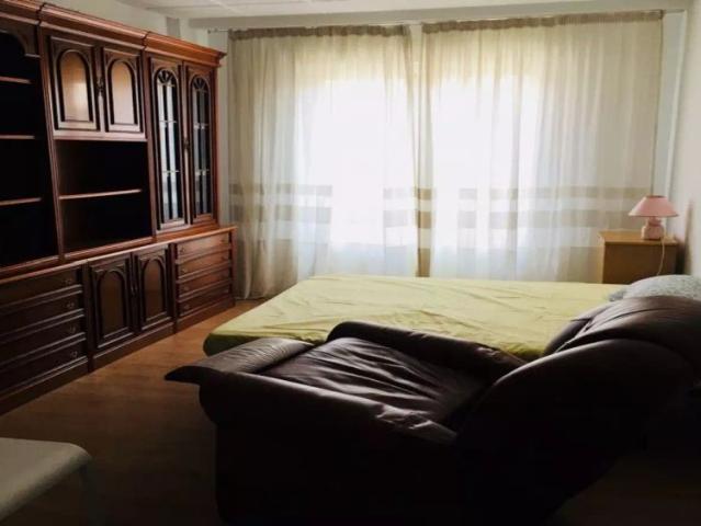 Room for rent in shared apartment in Pamplona