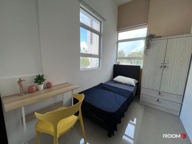 Room for Rent in Tanjung Bungah, Penang With New Furniture Near Beautiful Beach