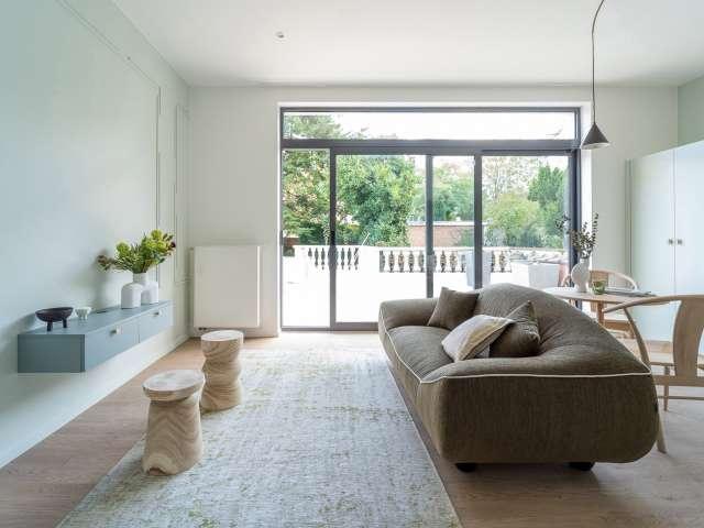 Room for rent in 10 bedroom apartment in Ixelles, Brussels