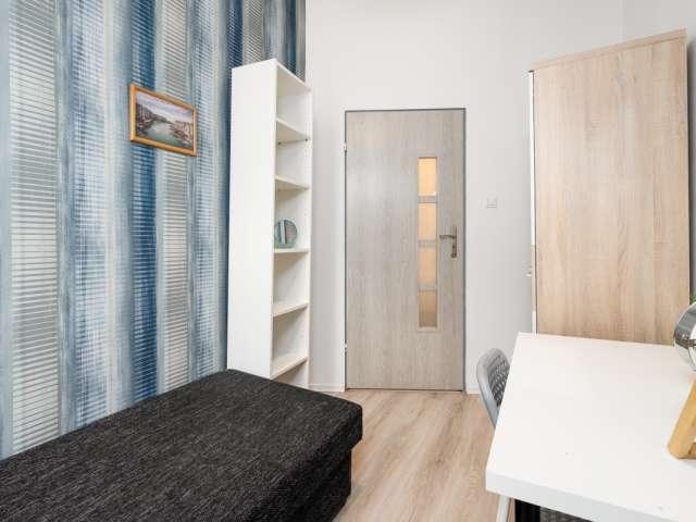 Room for rent in 10 bedroom apartment in Wilda, Poznan
