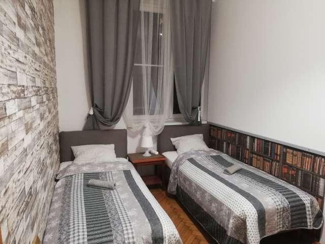 Room for rent in 12 bedroom apartment in Piasek, Krakow