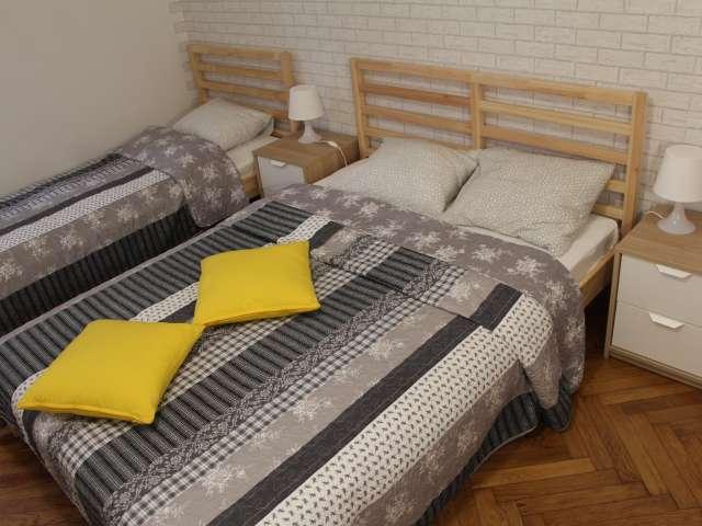 Room for rent in 12 bedroom apartment in Piasek, Krakow