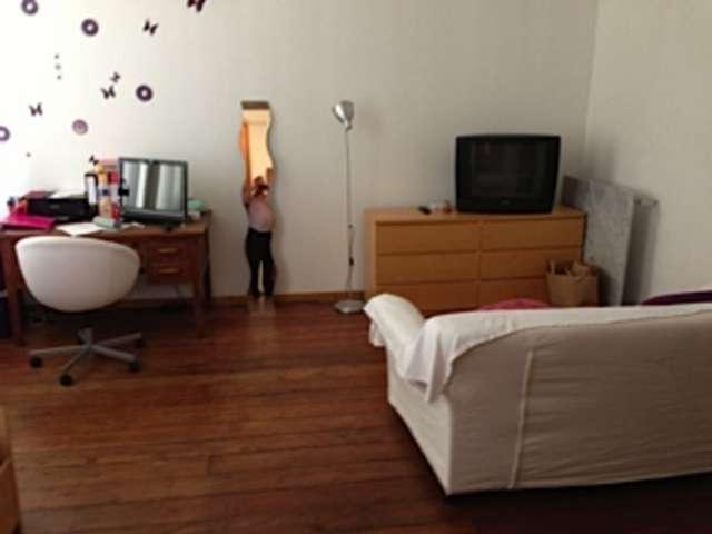 Room for rent in 2 bedroom apartment in Liege