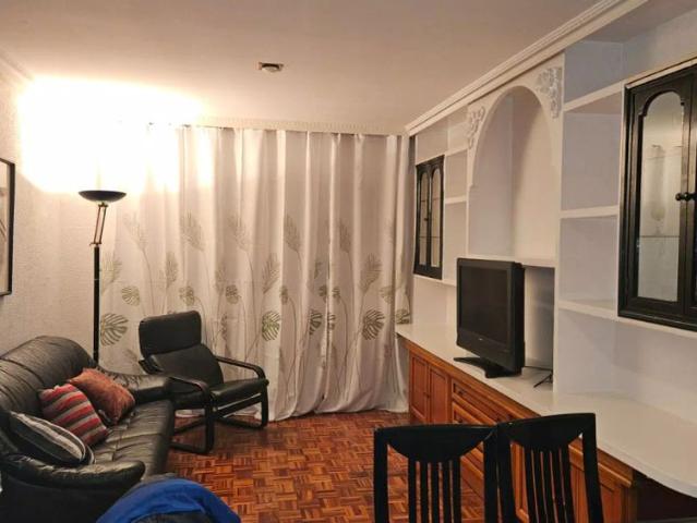 Room for rent in 2 bedroom apartment in Madrid
