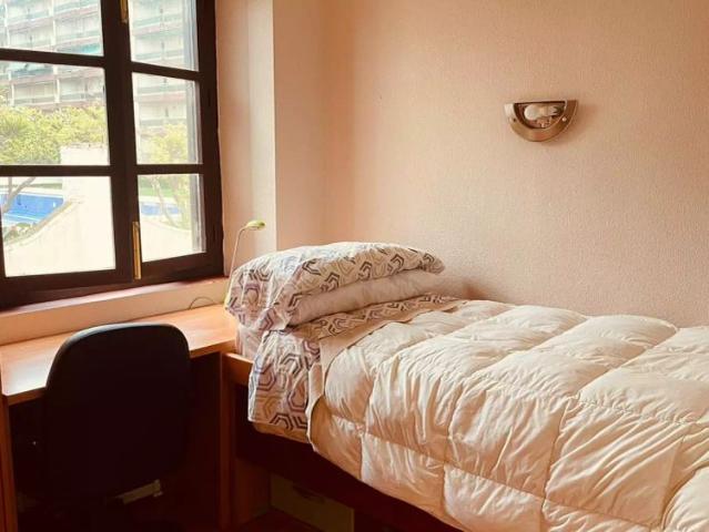 Room for rent in 3 bedroom apartment in Almuñécar, Granada