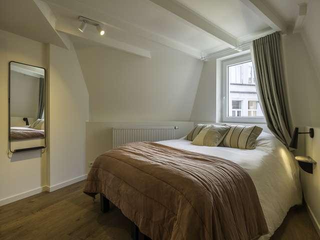 Room for rent in 3 bedroom apartment in Ixelles, Brussels