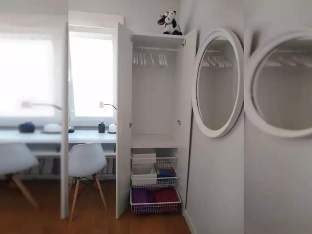 Room for rent in 3 bedroom apartment in La Paz, Madrid