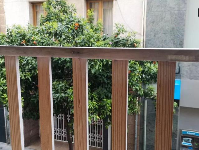 Room for rent in 3 bedroom apartment in L'Hospitalet de Llobregat