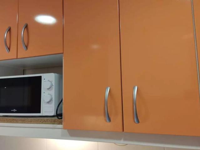 Room for Rent in 3 Bedroom Apartment in Madrid
