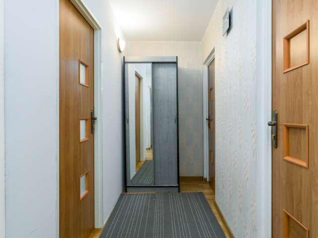 Room for rent in 3 bedroom apartment in Poznan