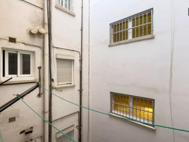 Room for rent in 3 bedroom apartment in Porta