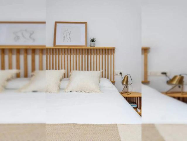 Room for rent in 3 bedrooms apartment in Granada