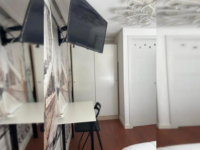 Room for rent in 4 bedroom apartment in Amposta