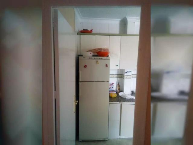 Room for rent in 4 bedroom apartment in Alicante
