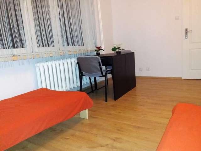 Room for rent in 4 bedroom apartment in Bródno, Warsaw