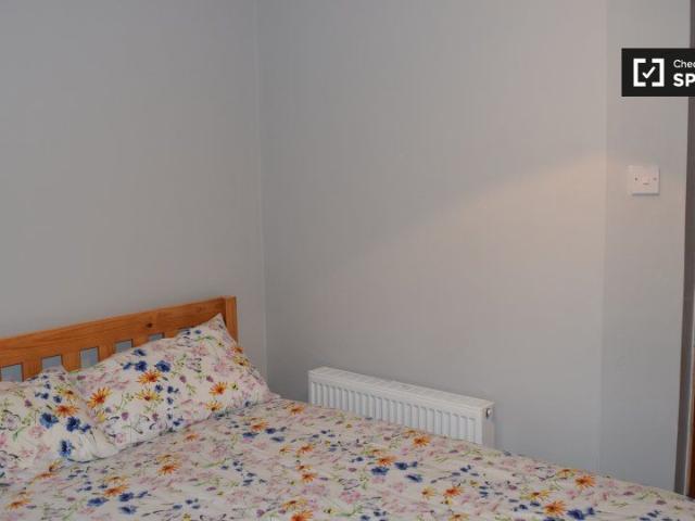 Room for rent in 4 bedroom apartment in Glasnevin, Dublin